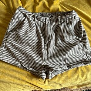 Stripped RVCA cute shorts !